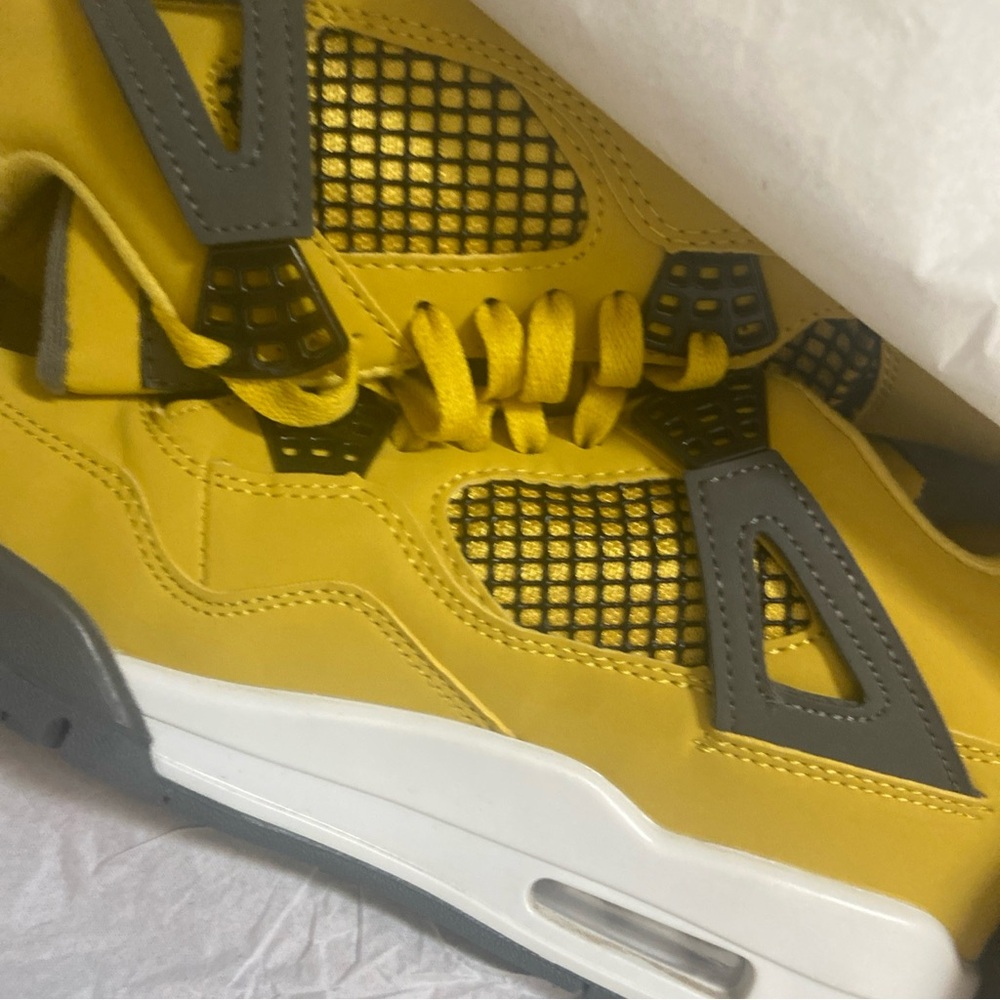 jordan 4 lightning’s